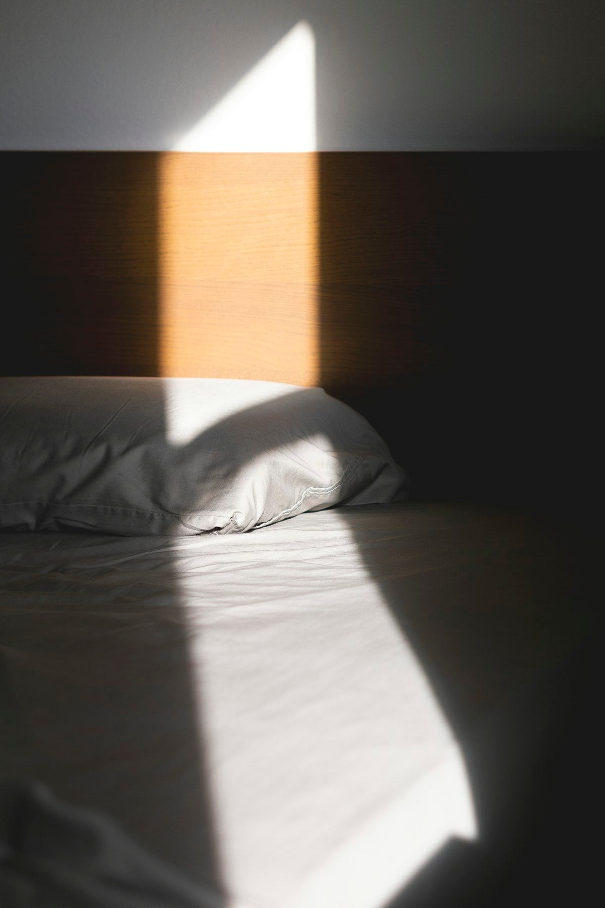 Weißes Memory-Foam Kissen