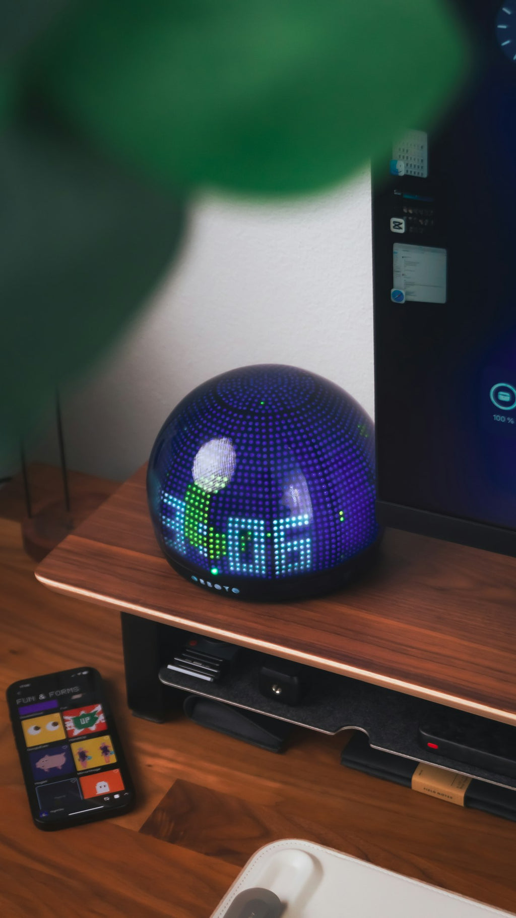 Smarter Wecker zeigt die Zeit